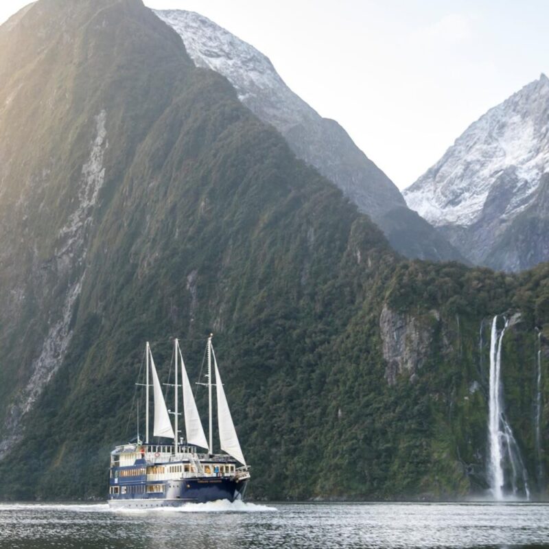 Piopiotahi (Milford Sound) Cruises