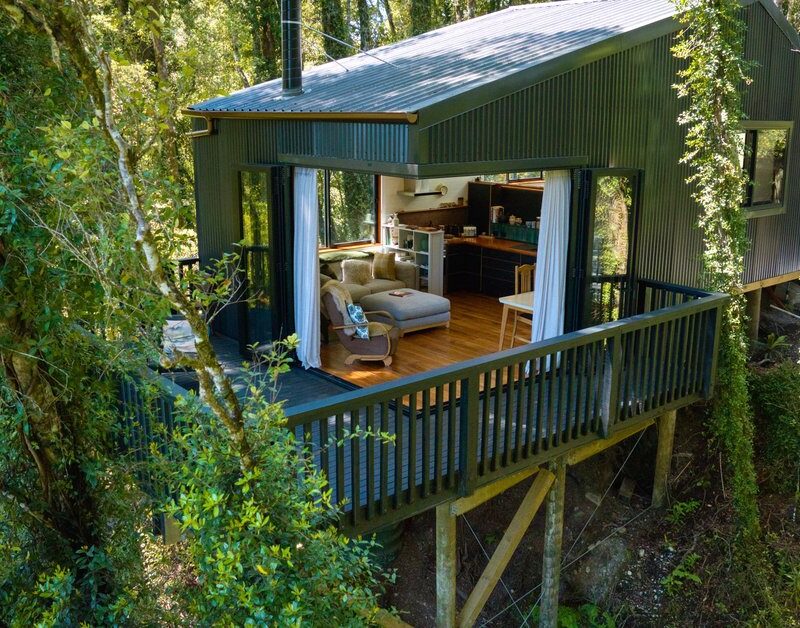 Te Aka Treehouse Nelson Creek
